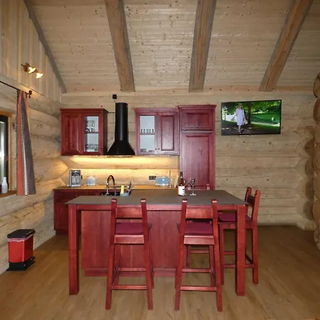 Naturstammhaus Tollensesee Chalet *