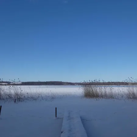 Naturstammhaus Tollensesee Chalet *