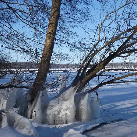 Naturstammhaus Tollensesee Chalet *