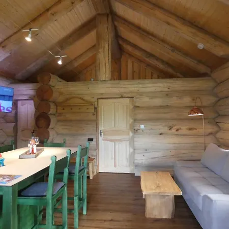 Naturstammhaus Tollensesee Chalet *