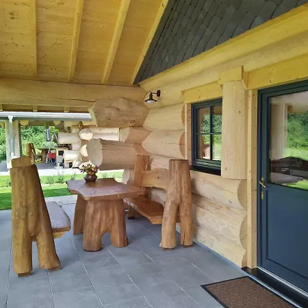 Chalet Naturstammhaus Tollensesee
